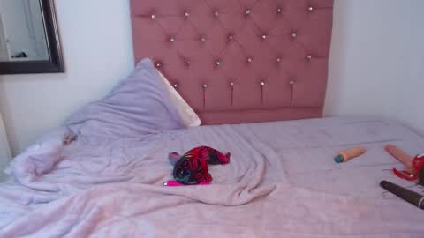 Snapshot of mary_live18 chatting on March 2025 06:43:02 PM Hi guys im Mary online show from March 2025 06:43:02 PM