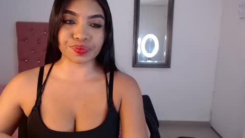 Snapshot of mary_live18 chatting on March 2025 12:17:01 PM Hi guys im Mary online show from March 2025 12:17:01 PM
