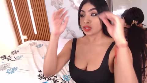 Snapshot of mary_live18 chatting on September 2025 01:00:01 PM Hi guys im Mary online show from September 2025 01:00:01 PM
