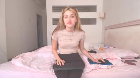 marya442004 online show from September 2025 10:20:01 AM