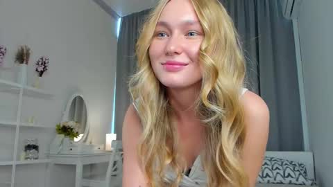 Hannah 3 online show from September 2025 10:49:02 AM