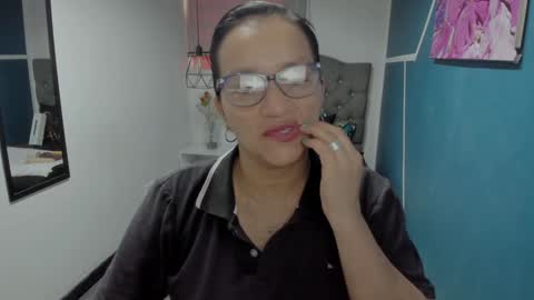 Marylin online show from December 2024 08:00:02 PM