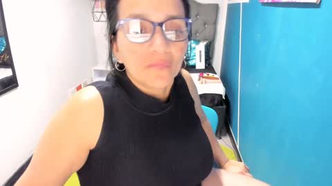 Marylin online show from December 2024 09:02:01 AM
