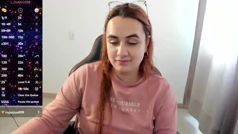 Dulce Maria online show from October 2025 04:08:02 PM