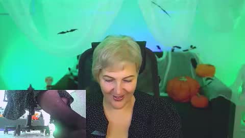 Snapshot of marymogan chatting on October 2025 04:24:01 AM marymogan online show from October 2025 04:24:01 AM