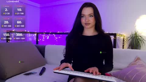 Marina online show from December 2024 03:57:02 PM