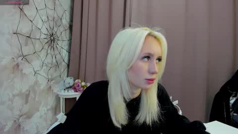 Luucy UTC1 Mon Tue Wed Thu Fri 0500-1130 online show from November 2025 02:44:01 AM