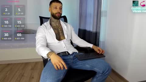 Snapshot of masculineguy69 chatting on October 2025 06:48:01 AM masculineguy69 online show from October 2025 06:48:01 AM