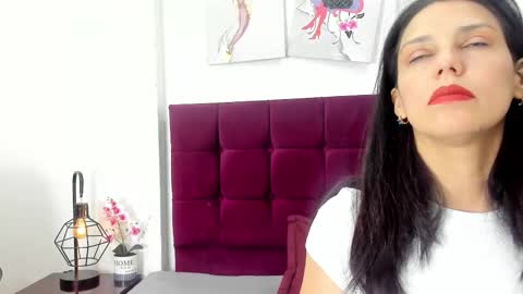 MashaPink online show from September 2025 12:32:02 PM