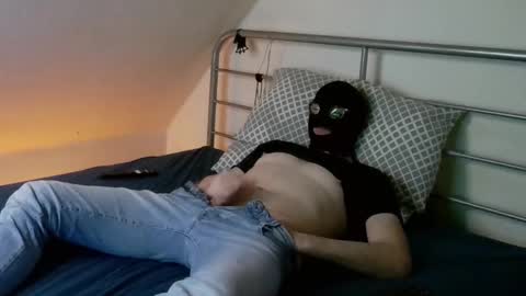 masked_horny_guy online show from January 2025 09:18:01 AM