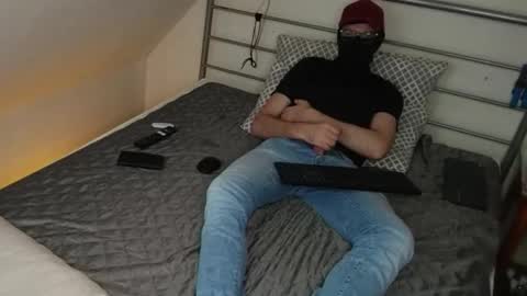 masked_horny_guy online show from January 2025 09:21:02 AM