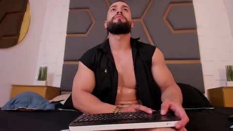 Snapshot of massimofiore_ chatting on November 2025 03:39:02 AM Massimo online show from November 2025 03:39:02 AM