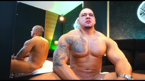 massimowalton2 online show from October 2025 01:44:02 AM