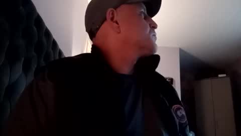 massivecock1980604187 online show from October 2025 03:01:01 PM