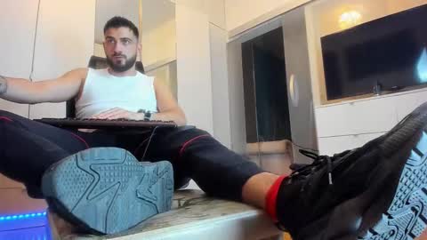 Matthew online show from October 2025 07:37:01 PM