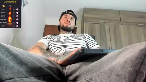 Snapshot of master_steven_01 chatting on October 2025 12:26:01 AM steven online show from October 2025 12:26:01 AM