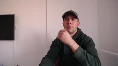 MasterChris03 online show from November 2025 12:05:02 PM