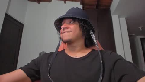 Snapshot of masterjuanc chatting on January 2025 11:42:01 PM Juan Independent Model online show from January 2025 11:42:01 PM