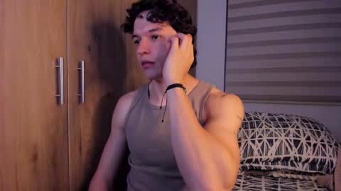 mastrangelo_x online show from October 2025 04:37:01 AM