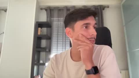 Snapshot of matahavi chatting on September 2025 04:33:02 PM Aaron online show from September 2025 04:33:02 PM