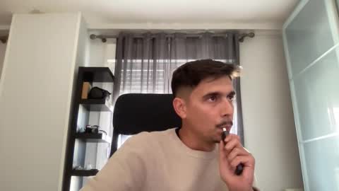 Snapshot of matahavi chatting on October 2025 01:56:02 PM Aaron online show from October 2025 01:56:02 PM