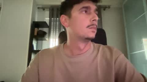 Snapshot of matahavi chatting on November 2025 04:29:01 PM Aaron online show from November 2025 04:29:01 PM