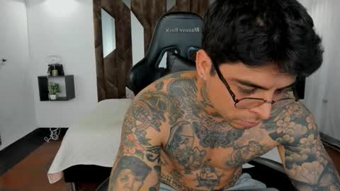 mateo_dilucajs1 online show from October 2025 09:46:02 PM