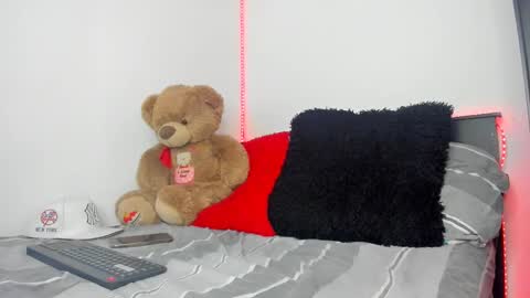 mateo_escobar online show from October 2025 02:07:02 PM