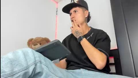 mateo_escobar online show from November 2025 03:39:01 AM