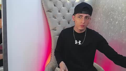 mateo mitchell online show from October 2025 04:35:01 AM