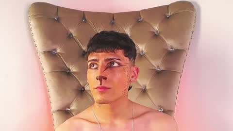 mateo mitchell online show from October 2025 05:00:02 AM