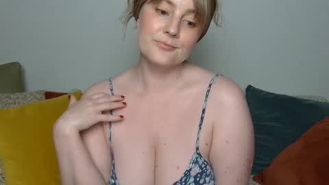 mathilde_solveig online show from October 2025 04:46:01 PM