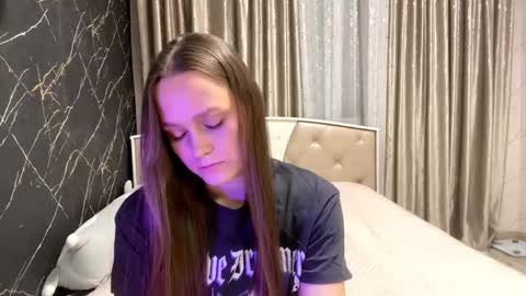 Anny Simpson online show from September 2025 06:09:02 PM