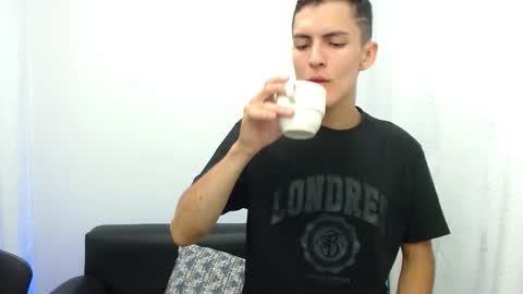 Snapshot of matiius18 chatting on October 2025 01:58:01 PM Matias online show from October 2025 01:58:01 PM