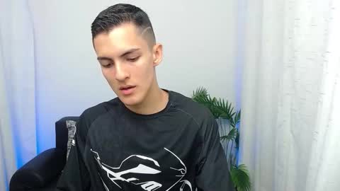 Snapshot of matiius18 chatting on November 2025 02:17:01 PM Matias online show from November 2025 02:17:01 PM