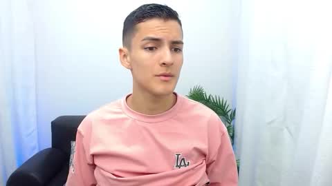 Snapshot of matiius18 chatting on November 2025 01:42:02 PM Matias online show from November 2025 01:42:02 PM