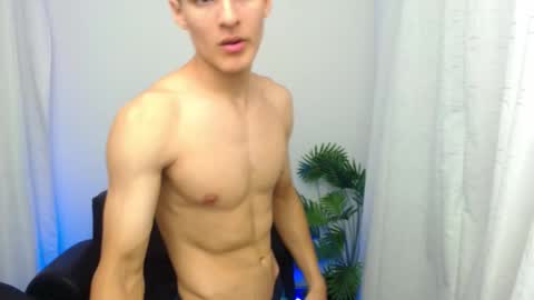 Snapshot of matiius18 chatting on December 2025 02:12:02 PM Matias online show from December 2025 02:12:02 PM