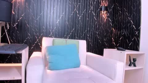 Matt Ruso online show from November 2025 04:01:02 AM