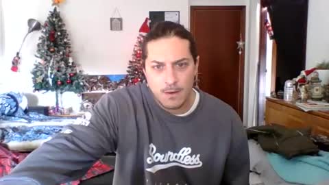 matteushh87 online show from December 2024 09:28:02 AM