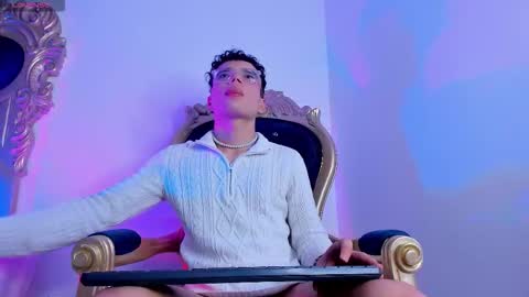 Matthew online show from November 2025 03:20:02 AM