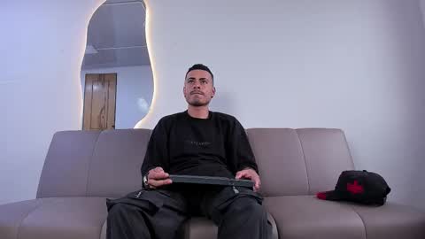 Snapshot of matthewcullenn chatting on November 2025 06:21:01 PM Matthew online show from November 2025 06:21:01 PM