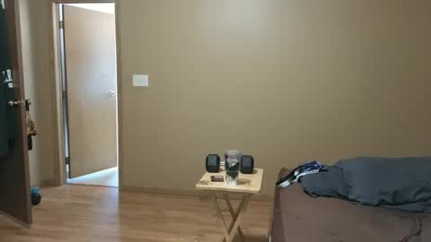 MH online show from September 2025 09:38:01 PM