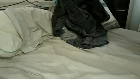 Snapshot of mattsroom123 chatting on February 2025 04:15:02 PM mattsroom123 online show from February 2025 04:15:02 PM