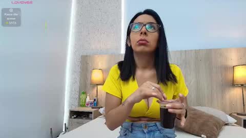 mature_eva online show from October 2025 11:20:02 AM