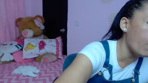 Snapshot of mature_martina_ chatting on January 2025 10:56:01 PM Martina online show from January 2025 10:56:01 PM