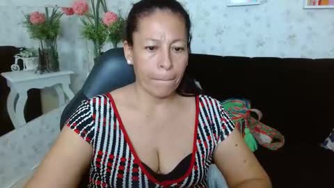 Snapshot of mature_martina_ chatting on January 2025 01:39:02 AM Martina online show from January 2025 01:39:02 AM