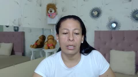 Snapshot of mature_martina_ chatting on January 2025 09:46:02 PM Martina online show from January 2025 09:46:02 PM