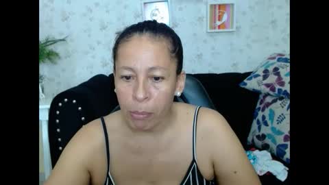 Snapshot of mature_martina_ chatting on January 2025 02:14:01 AM Martina online show from January 2025 02:14:01 AM