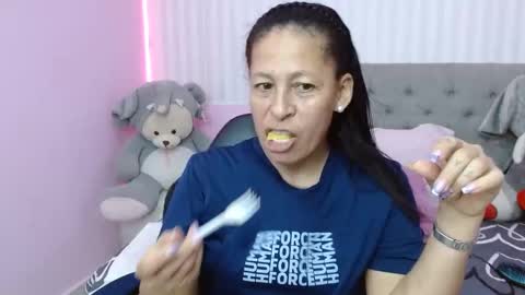 Snapshot of mature_martina_ chatting on January 2025 11:11:02 PM Martina online show from January 2025 11:11:02 PM