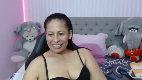 Snapshot of mature_martina_ chatting on January 2025 02:21:02 AM Martina online show from January 2025 02:21:02 AM